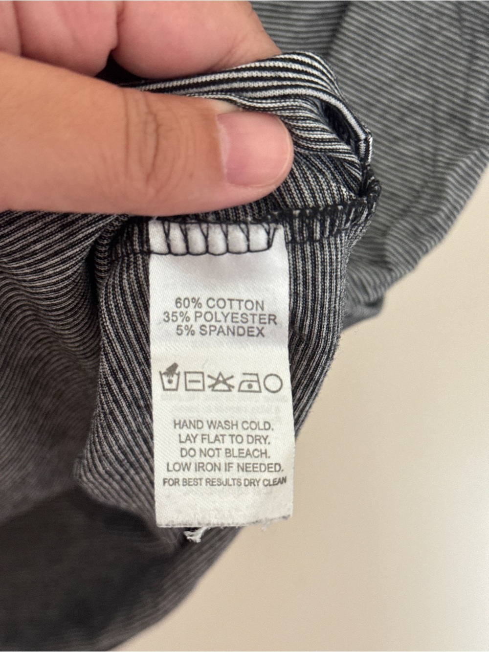 Gray Graphic V-Neck Tee "It's All Happening" - Picture 5 of 5